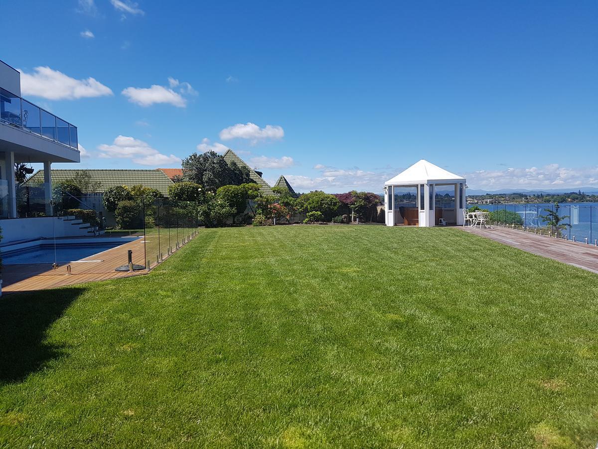 Spectacular Lakefront Home Lago Lago Taupo Exterior foto