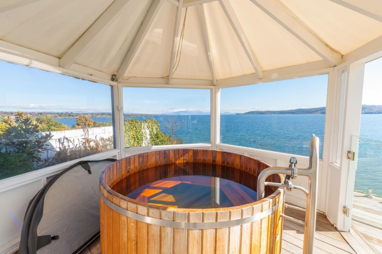 Spectacular Lakefront Home Lago Lago Taupo Exterior foto