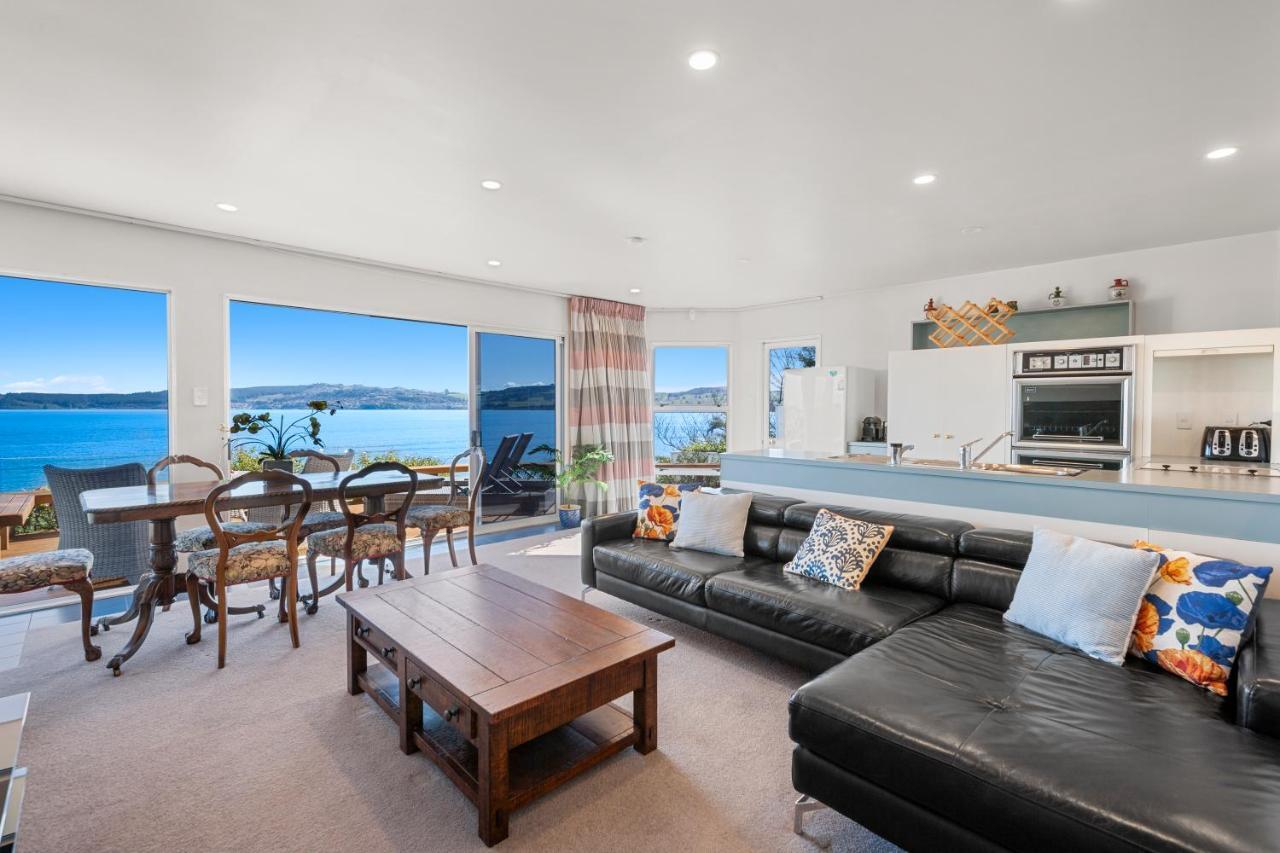 Spectacular Lakefront Home Lago Lago Taupo Exterior foto
